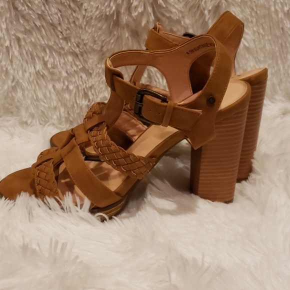 XOXO Shoes Nwt Xoxo Tan Suede Sandals Poshmark